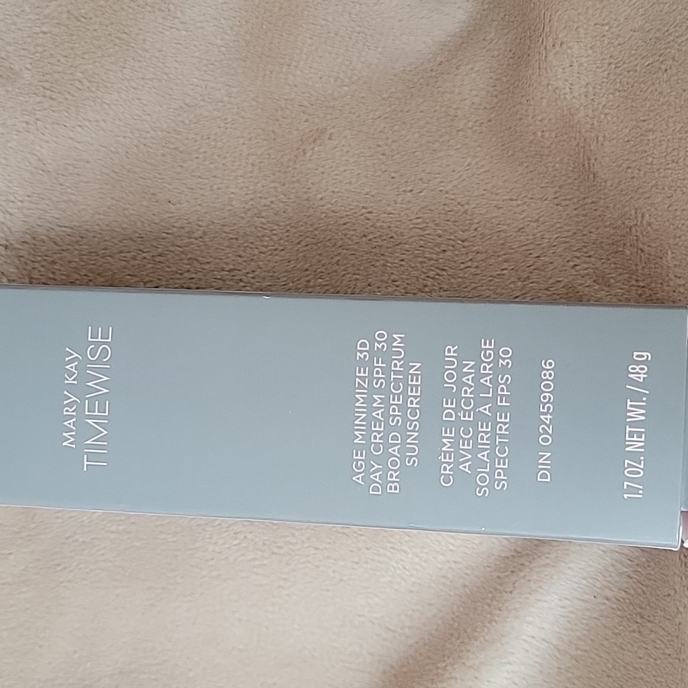 MaryKay TimeWise Age Minimize 3D Day Cream with SPF 30